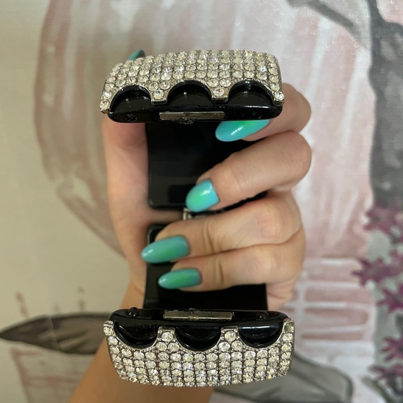 Black acrylic wide magnet statement bracelet with crystals silver - Picture 5 of 7